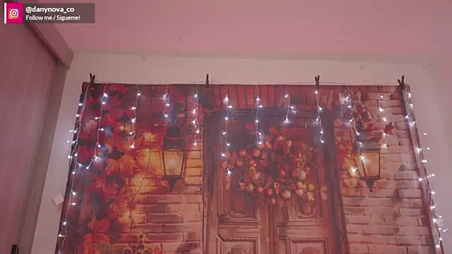 Snapshot of DanyNova_Co chatting on November 11, 2025, 9:09 pm DanyNova Co online show from November 11, 2025, 9:09 pm