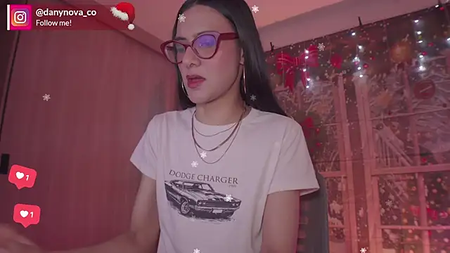 Snapshot of DanyNova_Co chatting on December 14, 2025, 9:09 pm DanyNova Co online show from December 14, 2025, 9:09 pm