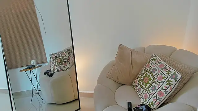 SofiMeza online show from September 10, 2025, 2:05 pm