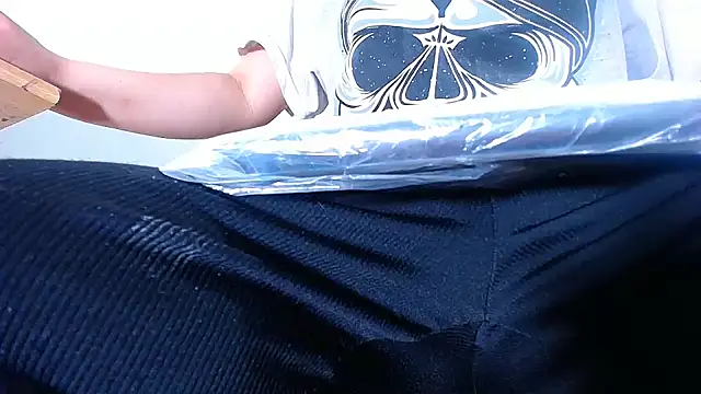 hairy pussywet online show from June 7, 2026, 5:01 am