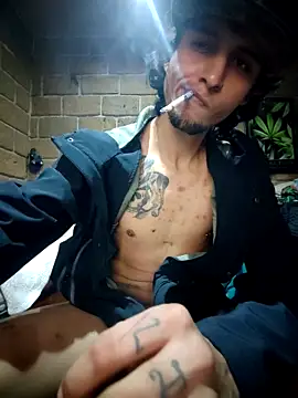 Snapshot of Pitudo20cmm chatting on September 9, 2025, 7:51 am Pitudo20cmm online show from September 9, 2025, 7:51 am