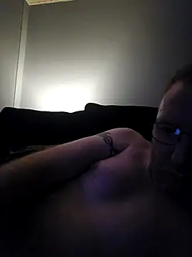 Snapshot of walker1979 chatting on May 15, 2026, 11:58 pm walker1979 online show from May 15, 2026, 11:58 pm
