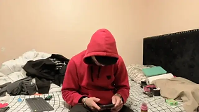 hailzeffn online show from October 28, 2025, 1:39 am