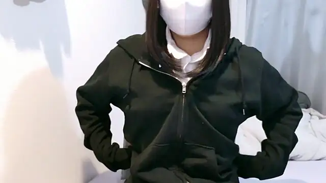 Snapshot of YUTSU_KI chatting on May 5, 2026, 4:10 pm YUTSU KI online show from May 5, 2026, 4:10 pm