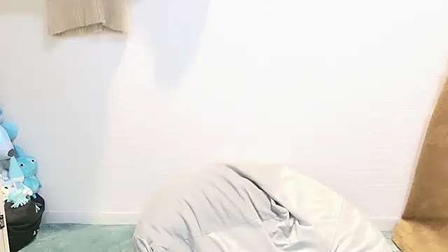 Snapshot of YUTSU_KI chatting on February 25, 2025, 3:42 pm YUTSU KI online show from February 25, 2025, 3:42 pm