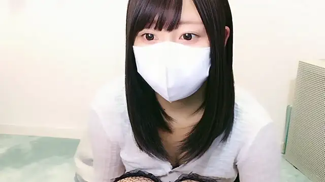 Snapshot of YUTSU_KI chatting on October 28, 2025, 3:44 pm YUTSU KI online show from October 28, 2025, 3:44 pm