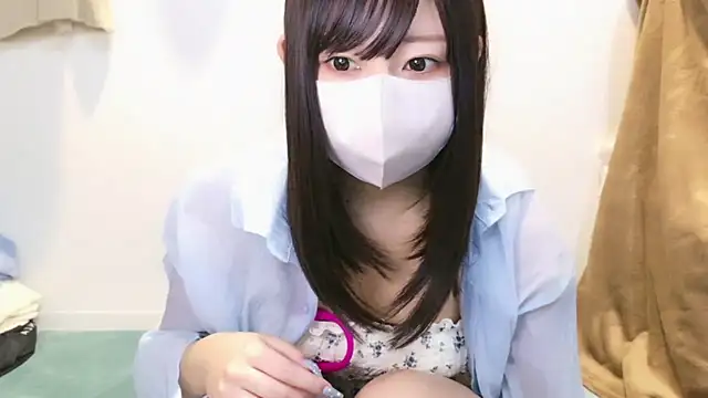 Snapshot of YUTSU_KI chatting on February 17, 2025, 1:36 am YUTSU KI online show from February 17, 2025, 1:36 am