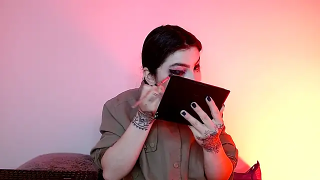 Snapshot of sophy_rock chatting on November 19, 2025, 4:51 pm sophy rock online show from November 19, 2025, 4:51 pm