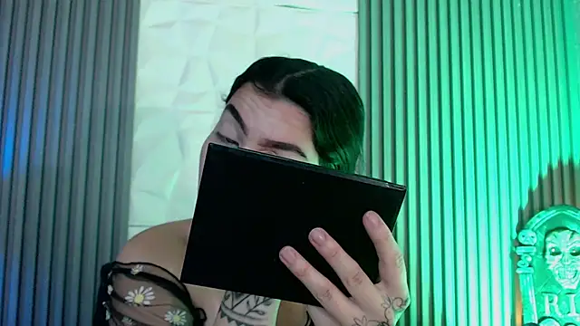 Snapshot of sophy_rock chatting on October 27, 2025, 3:13 pm sophy rock online show from October 27, 2025, 3:13 pm