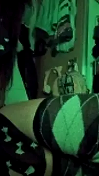 whitetrashdirtyslut online show from December 21, 2025, 10:06 am