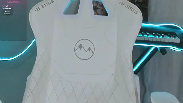 Snapshot of 4ever_dude chatting on January 18, 2025, 3:31 am 4ever dude online show from January 18, 2025, 3:31 am