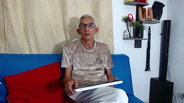 Leon hot X online show from October 12, 2025, 1:18 am