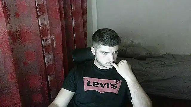 BoiWhore online show from September 19, 2025, 4:44 pm