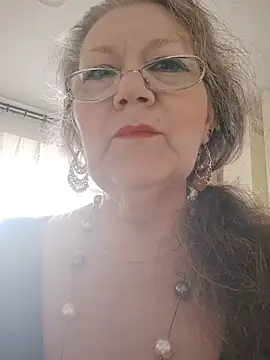 Snapshot of Snezhana chatting on June 15, 2026, 2:28 pm Snezhana online show from June 15, 2026, 2:28 pm