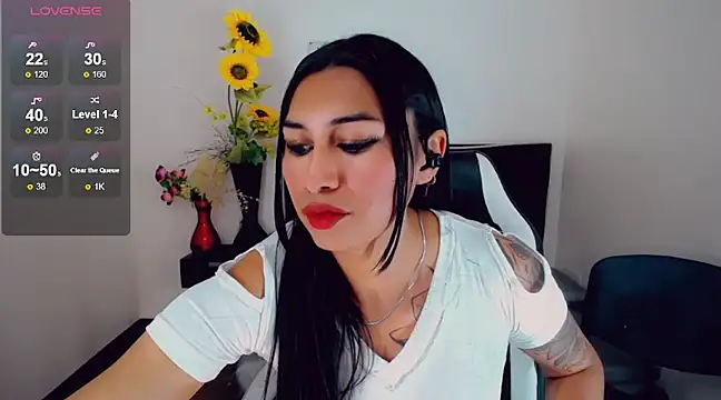 khiara moretti online show from March 18, 2025, 6:06 pm