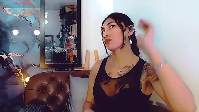 khiara moretti online show from November 6, 2025, 11:14 am