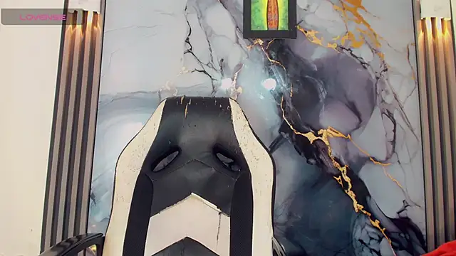 khiara moretti online show from April 16, 2026, 9:39 pm