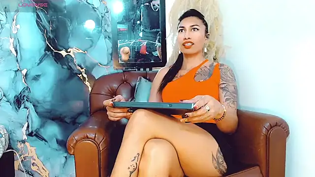 khiara moretti online show from October 10, 2025, 7:36 pm