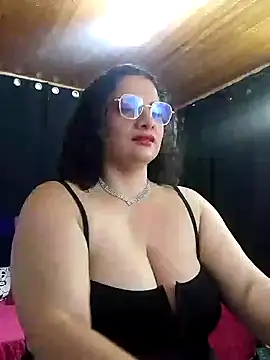 Snapshot of Aleja_Gonzales chatting on June 22, 2026, 10:51 pm Aleja Gonzales online show from June 22, 2026, 10:51 pm
