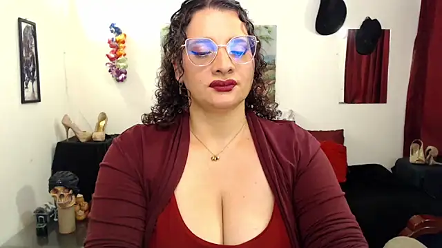 Snapshot of Aleja_Gonzales chatting on January 27, 2025, 9:44 pm Aleja Gonzales online show from January 27, 2025, 9:44 pm
