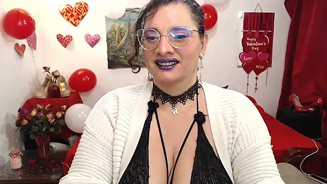 Snapshot of Aleja_Gonzales chatting on February 12, 2025, 5:58 am Aleja Gonzales online show from February 12, 2025, 5:58 am