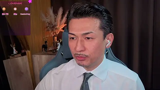 Snapshot of HARU-outdoor-x chatting on November 6, 2025, 2:10 pm HARU-outdoor-x online show from November 6, 2025, 2:10 pm