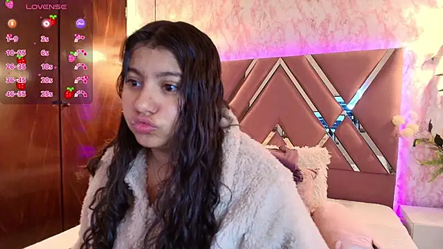 Miaa Smiith1 online show from January 27, 2025, 12:05 pm