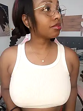 kitty  blackgl online show from February 3, 2025, 4:31 pm