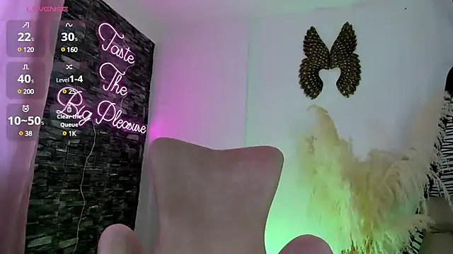 Skarlet219 online show from February 17, 2025, 3:22 pm