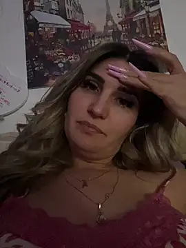 EvelynFrances online show from February 26, 2025, 9:42 pm