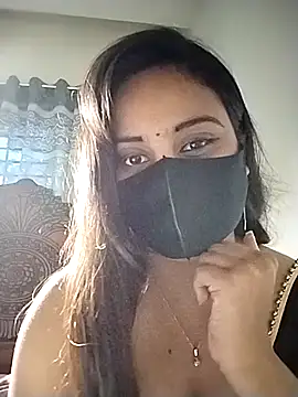 Snapshot of SimaRoy- chatting on April 6, 2026, 1:01 am SimaRoy- online show from April 6, 2026, 1:01 am