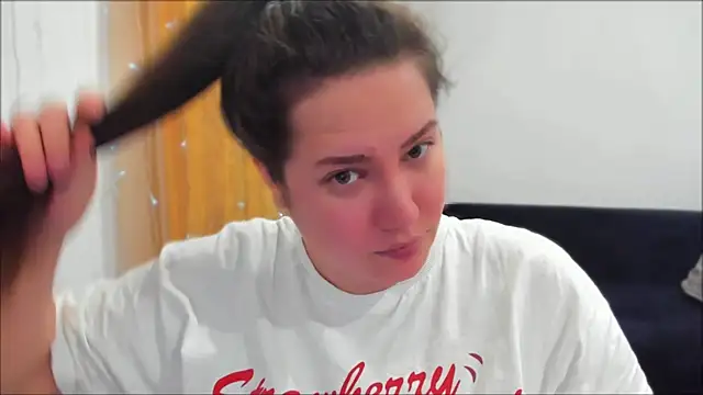  madalexa  online show from April 19, 2026, 4:19 pm