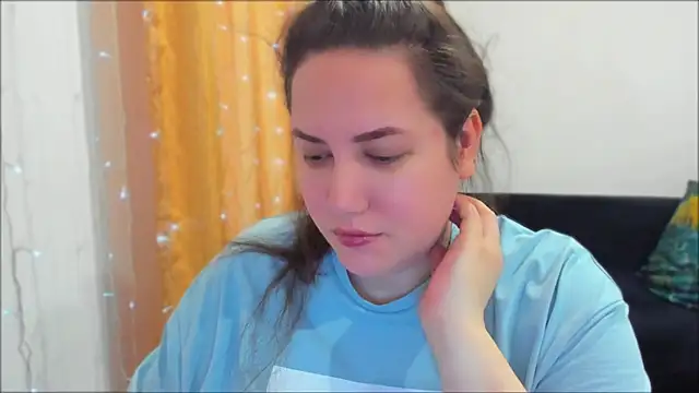  madalexa  online show from April 23, 2026, 3:46 pm