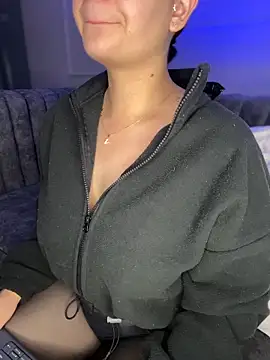 Snapshot of GabriellaFerrer chatting on October 31, 2025, 10:01 am GabriellaFerrer online show from October 31, 2025, 10:01 am