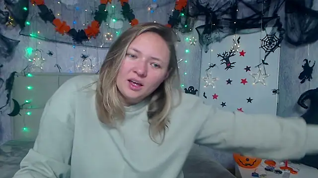 Snapshot of SallyVerda chatting on October 24, 2025, 5:12 pm SallyVerda online show from October 24, 2025, 5:12 pm