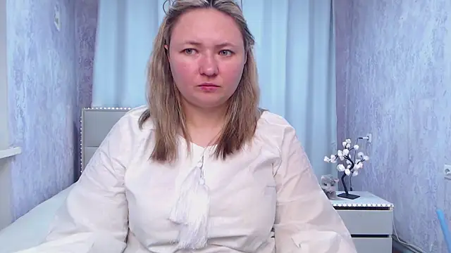 Snapshot of SallyVerda chatting on May 21, 2026, 5:21 pm SallyVerda online show from May 21, 2026, 5:21 pm