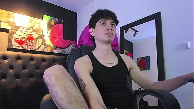 Santi delacruz online show from December 17, 2024, 2:55 pm