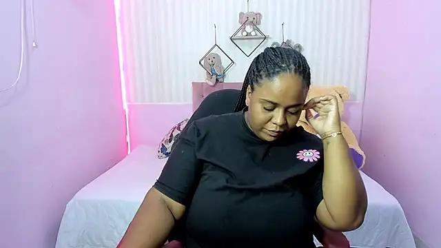 Snapshot of bbw_charlote chatting on November 8, 2025, 12:20 pm bbw charlote online show from November 8, 2025, 12:20 pm