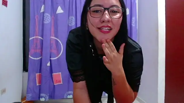 LuciaTomson online show from May 25, 2026, 12:32 am