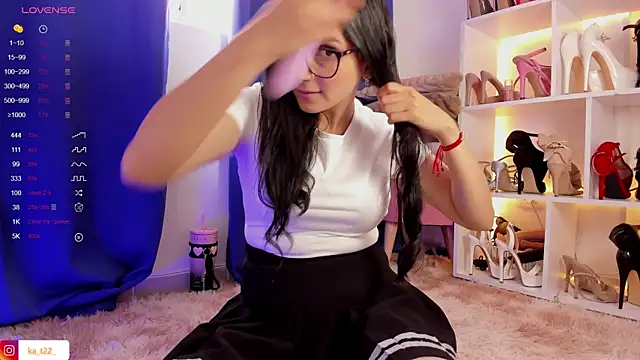 Snapshot of kariina__22 chatting on July 23, 2026, 5:09 pm kariina 22 online show from July 23, 2026, 5:09 pm