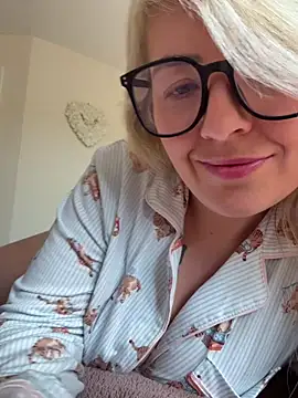 Snapshot of xxcurvyjessiexx chatting on March 29, 2026, 10:50 am xxcurvyjessiexx online show from March 29, 2026, 10:50 am