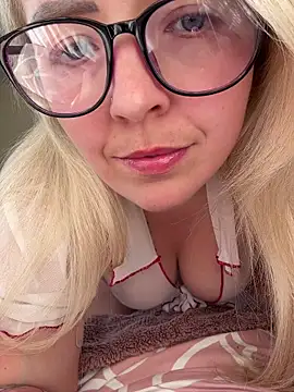 Snapshot of xxcurvyjessiexx chatting on April 28, 2026, 4:55 pm xxcurvyjessiexx online show from April 28, 2026, 4:55 pm