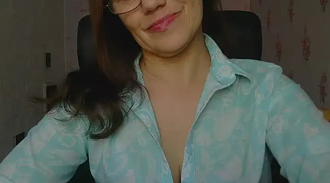 Snapshot of KittyyLaBeauty chatting on March 21, 2025, 2:07 pm KittyyLaBeauty online show from March 21, 2025, 2:07 pm