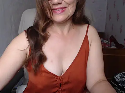 Snapshot of KittyyLaBeauty chatting on June 3, 2026, 2:33 pm KittyyLaBeauty online show from June 3, 2026, 2:33 pm