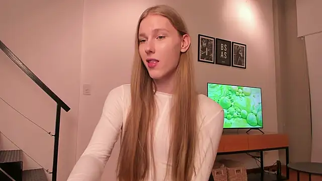 Snapshot of Mira_Lite chatting on May 2, 2026, 10:37 pm Mira Lite online show from May 2, 2026, 10:37 pm