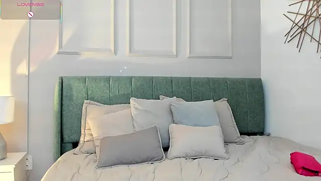 Sussanewolf online show from January 6, 2026, 12:20 pm