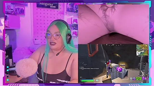 Snapshot of MegariaB chatting on October 4, 2025, 3:52 am MegariaB online show from October 4, 2025, 3:52 am