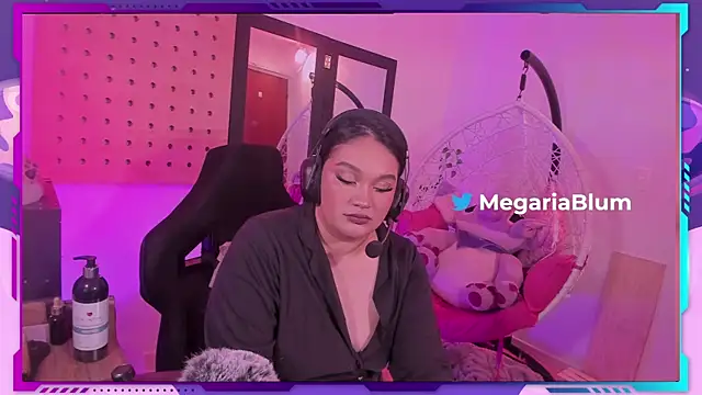 Snapshot of MegariaB chatting on July 21, 2026, 3:52 am MegariaB online show from July 21, 2026, 3:52 am
