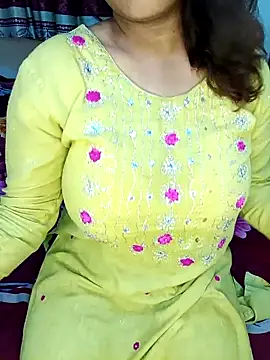 Snapshot of Dayna-36 chatting on September 26, 2025, 4:36 pm Dayna-36 online show from September 26, 2025, 4:36 pm