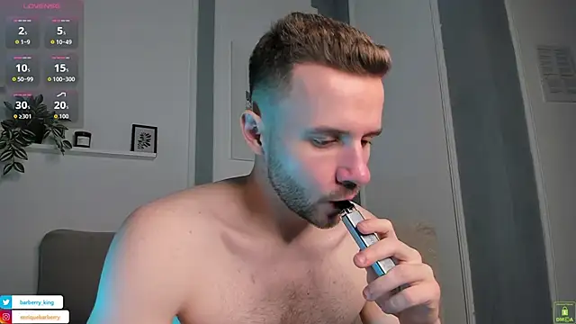 Snapshot of EnriqueBarberry chatting on November 15, 2025, 6:28 am EnriqueBarberry online show from November 15, 2025, 6:28 am